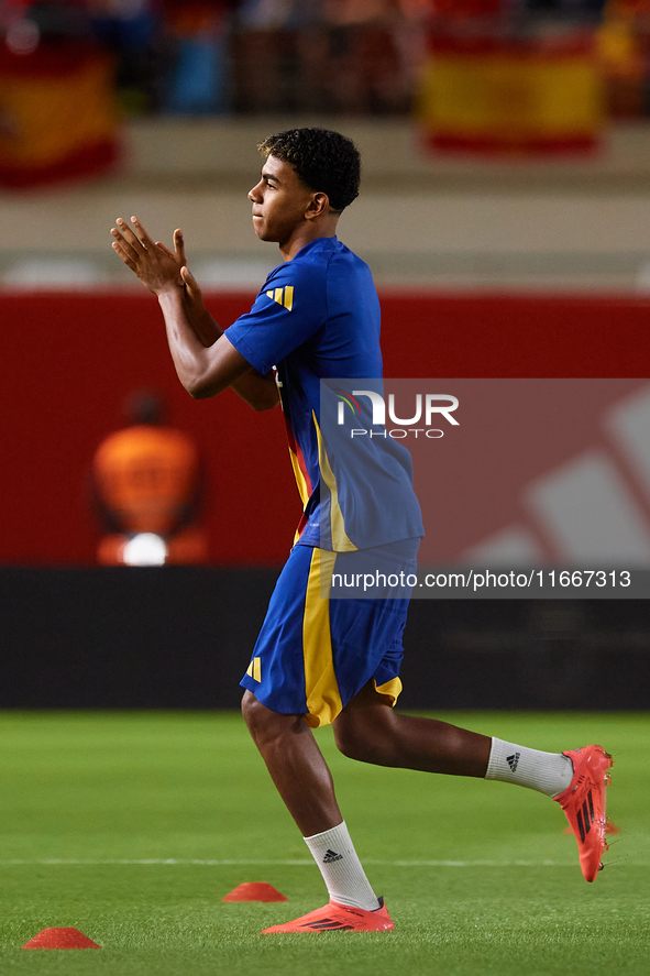 Lamine Yamal of Spain applauds before the UEFA Nations League 2024/25 League A Group A4 game between Spain and Denmark at Enrique Roca stadi...