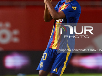 Lamine Yamal of Spain applauds before the UEFA Nations League 2024/25 League A Group A4 game between Spain and Denmark at Enrique Roca stadi...