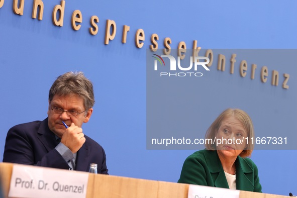 Mathias Albert, head of the study, and Family Minister Lisa Paus present the Shell Youth Study 2024 at the Federal Press Conference in Berli...