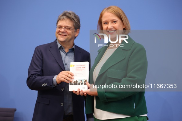 Mathias Albert, head of the study, and Family Minister Lisa Paus present the Shell Youth Study 2024 at the Federal Press Conference in Berli...