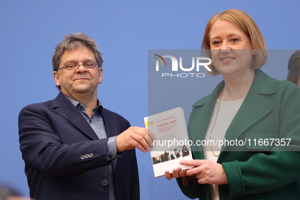 Mathias Albert, head of the study, and Family Minister Lisa Paus present the Shell Youth Study 2024 at the Federal Press Conference in Berli...