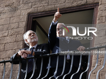 US director Francis Ford Coppola, flanked by Rome's mayor Roberto Gualtieri, admires the view from a balcony of the Capitole Palace overlook...