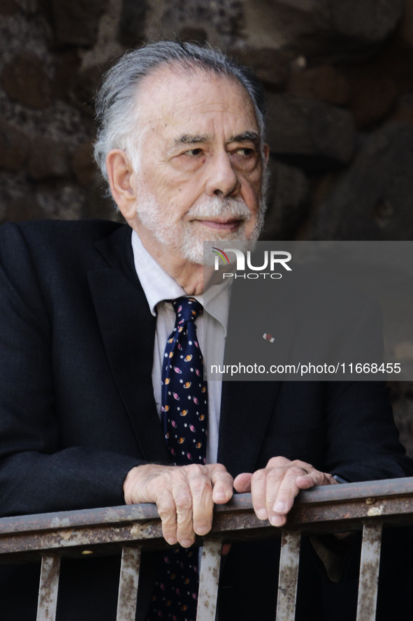 US director Francis Ford Coppola, flanked by Rome's mayor Roberto Gualtieri, admires the view from a balcony of the Capitole Palace overlook...