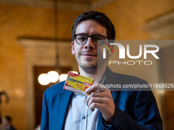 La France Insoumise deputy Hadrien Clouet shows a packet of Doliprane, the best-selling drug in France, at the center of controversy over th...