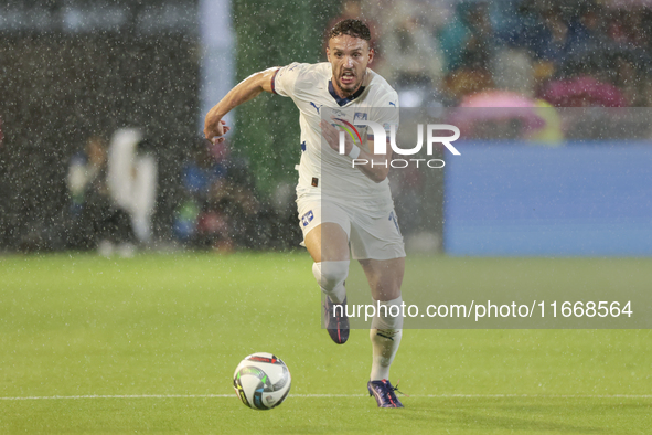 Strahinja Erakovic of Serbia runs with the ball during the UEFA Nations League 2024/25 League A Group A4 match between Spain and Serbia at N...