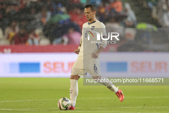 Nemanja Maksimovic of Serbia passes the ball during the UEFA Nations League 2024/25 League A Group A4 match between Spain and Serbia at Nuev...