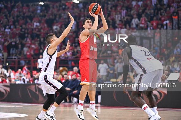 Giannoulis Larentzakis of Olympiacos Piraeus plays during the Euroleague, Round 3 match between Olympiacos Piraeus and EA7 Emporio Armani Mi...