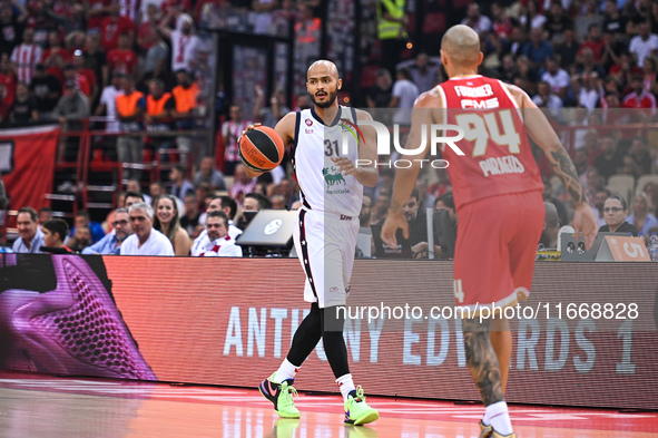 Shavon Shields of EA7 Emporio Armani Milan plays during the Euroleague, Round 3 match between Olympiacos Piraeus and EA7 Emporio Armani Mila...