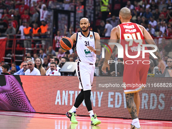 Shavon Shields of EA7 Emporio Armani Milan plays during the Euroleague, Round 3 match between Olympiacos Piraeus and EA7 Emporio Armani Mila...