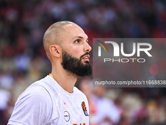 Evan Fournier of Olympiacos Piraeus plays during the Euroleague, Round 3 match between Olympiacos Piraeus and EA7 Emporio Armani Milan at Pe...