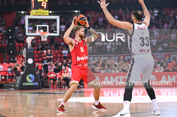 Thomas Walkup of Olympiacos Piraeus plays during the Euroleague, Round 3 match between Olympiacos Piraeus and EA7 Emporio Armani Milan at Pe...