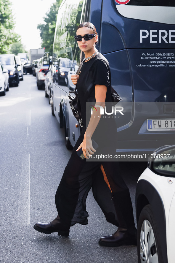 Irina Shayk attends the Max Mara Fashion Show during the Milan Womenswear Spring/Summer 2025 in Milan, Italy, on September 19, 2024 