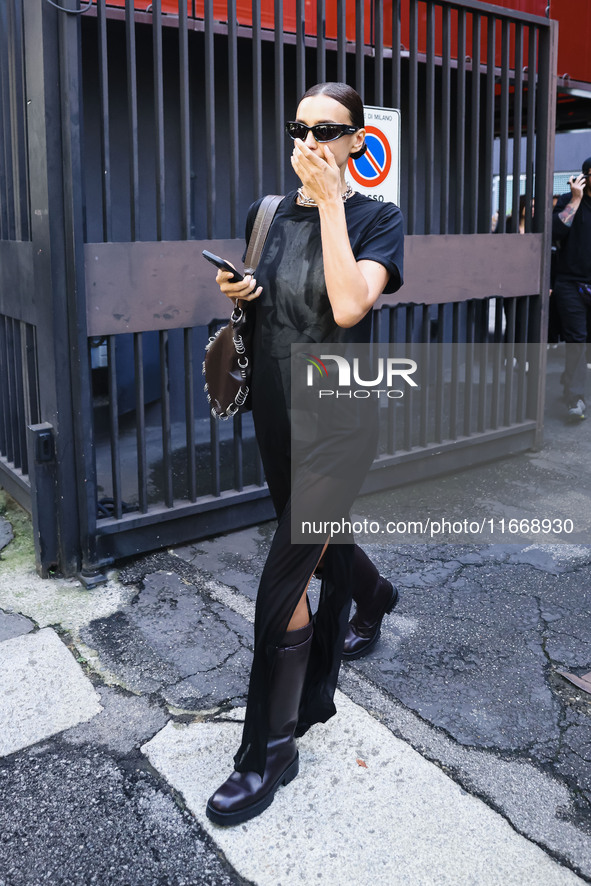 Irina Shayk attends the Max Mara Fashion Show during the Milan Womenswear Spring/Summer 2025 in Milan, Italy, on September 19, 2024 