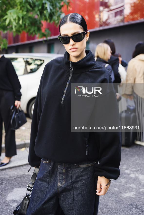 Amelia Gray Hamlin attends the Max Mara Fashion Show during the Milan Womenswear Spring/Summer 2025 in Milan, Italy, on September 19, 2024. 