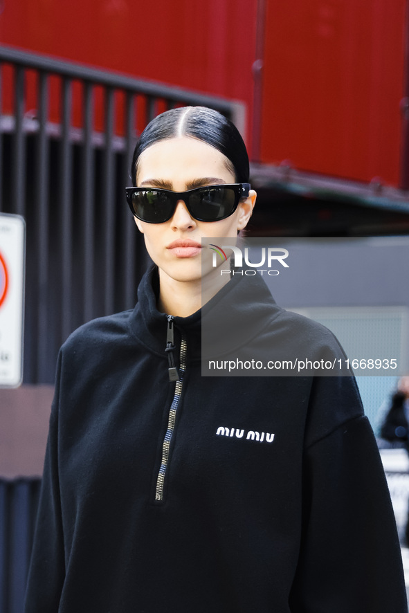 Amelia Gray Hamlin attends the Max Mara Fashion Show during the Milan Womenswear Spring/Summer 2025 in Milan, Italy, on September 19, 2024. 