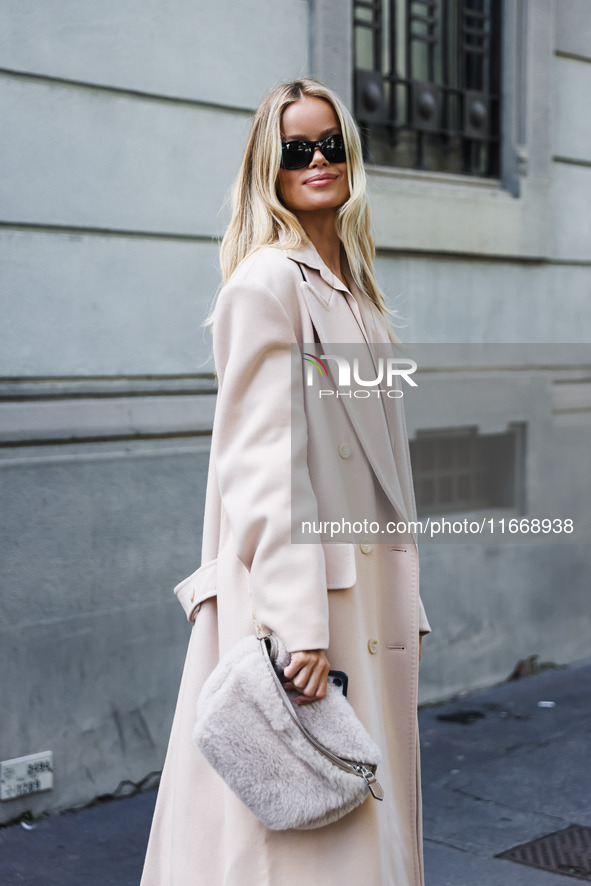 Frida Aasen attends the Max Mara Fashion Show during the Milan Womenswear Spring/Summer 2025 in Milan, Italy, on September 19, 2024 