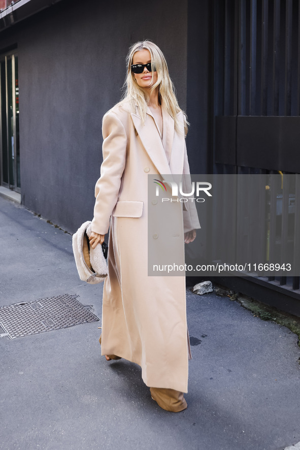 Frida Aasen attends the Max Mara Fashion Show during the Milan Womenswear Spring/Summer 2025 in Milan, Italy, on September 19, 2024 