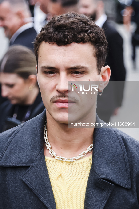 Aron Piper attends the Fendi Fashion Show during the Milan Womenswear Spring/Summer 2025 in Milan, Italy, on September 17, 2024 