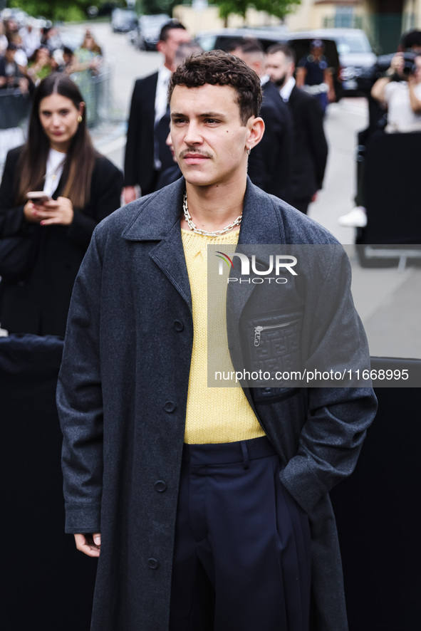 Aron Piper attends the Fendi Fashion Show during the Milan Womenswear Spring/Summer 2025 in Milan, Italy, on September 17, 2024 