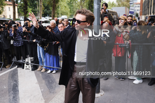 Jamie Campbell Bower attends the Boss Fashion Show during the Milan Womenswear Spring/Summer 2025 in Milan, Italy, on September 18, 2024 