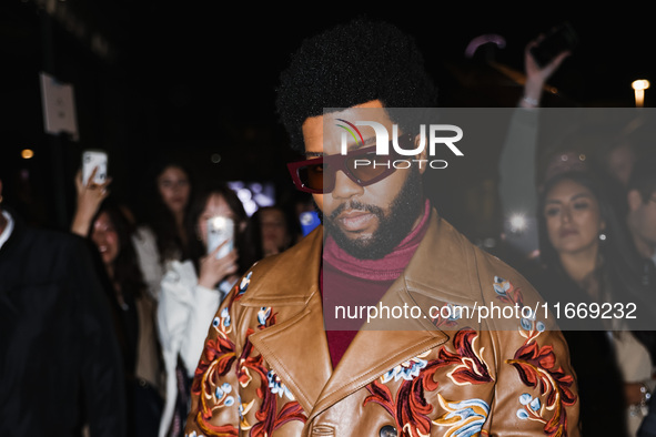 Khalid attends the Etro Fashion Show during the Milan Womenswear Spring/Summer 2025 in Milan, Italy, on September 18, 2024 