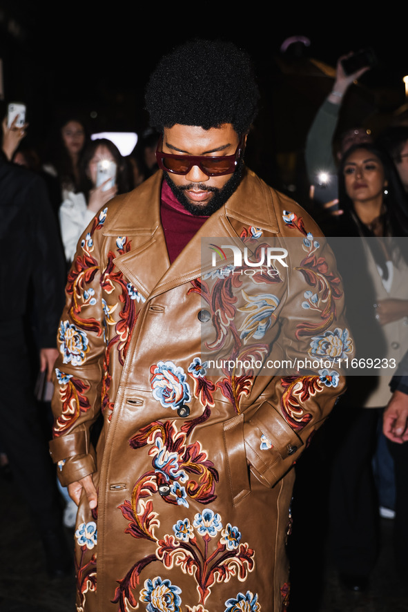 Khalid attends the Etro Fashion Show during the Milan Womenswear Spring/Summer 2025 in Milan, Italy, on September 18, 2024 