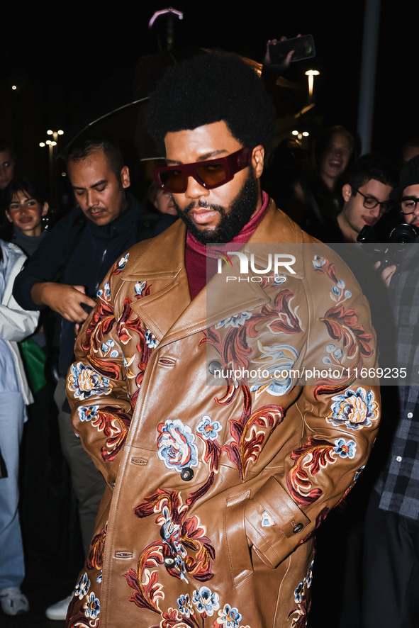 Khalid attends the Etro Fashion Show during the Milan Womenswear Spring/Summer 2025 in Milan, Italy, on September 18, 2024 