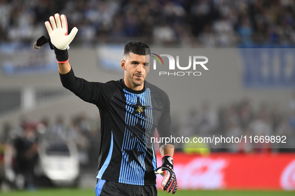 Geronimo Rulli of Argentina warms up before a match between Argentina and Bolivia at Estadio Mas Monumental Antonio Vespucio Liberti in Buen...