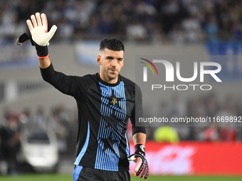 Geronimo Rulli of Argentina warms up before a match between Argentina and Bolivia at Estadio Mas Monumental Antonio Vespucio Liberti in Buen...