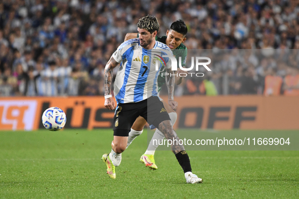 Rodrigo De Paul of Argentina plays during a match between Argentina and Bolivia at Estadio Mas Monumental Antonio Vespucio Liberti in Buenos...