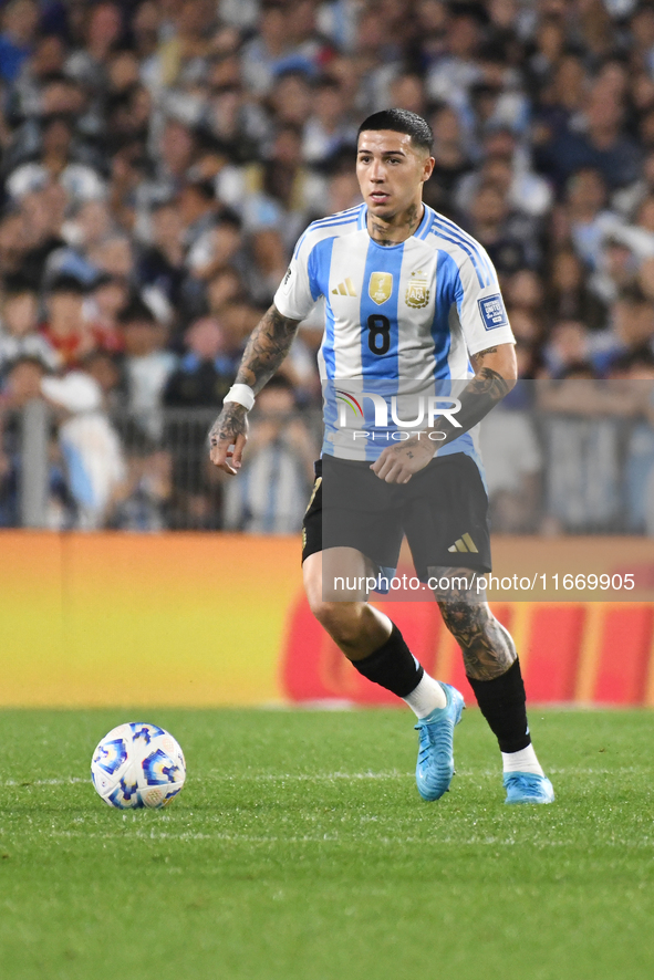 Enzo Fernandez of Argentina plays during a match between Argentina and Bolivia at Estadio Mas Monumental Antonio Vespucio Liberti in Buenos...