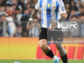 Enzo Fernandez of Argentina plays during a match between Argentina and Bolivia at Estadio Mas Monumental Antonio Vespucio Liberti in Buenos...