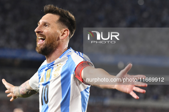 Lionel Messi celebrates his first goal of the night during a match between Argentina and Bolivia at Estadio Mas Monumental Antonio Vespucio...