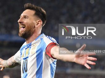 Lionel Messi celebrates his first goal of the night during a match between Argentina and Bolivia at Estadio Mas Monumental Antonio Vespucio...