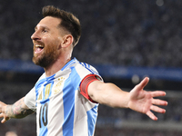 Lionel Messi celebrates his first goal of the night during a match between Argentina and Bolivia at Estadio Mas Monumental Antonio Vespucio...