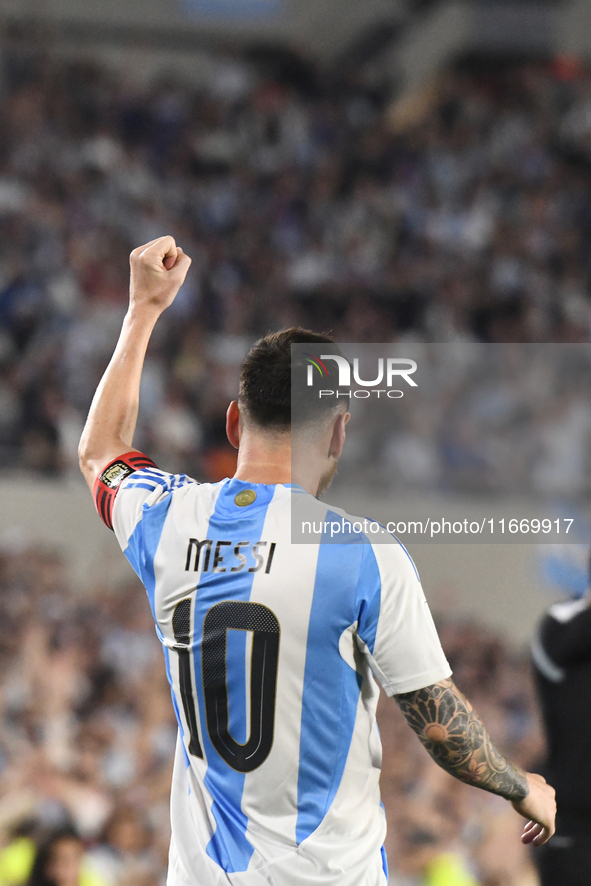 Lionel Messi celebrates his first goal of the night during a match between Argentina and Bolivia at Estadio Mas Monumental Antonio Vespucio...