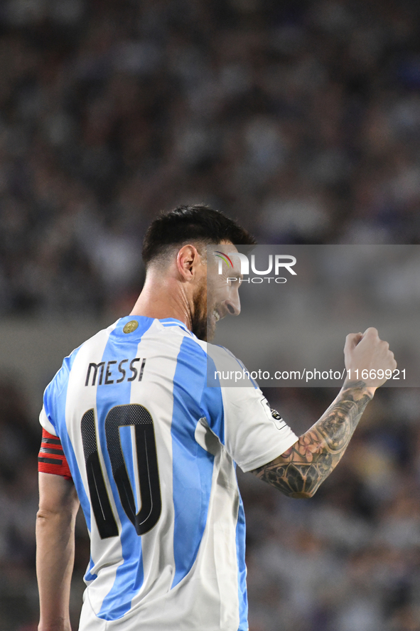 Lionel Messi celebrates his first goal of the night during a match between Argentina and Bolivia at Estadio Mas Monumental Antonio Vespucio...