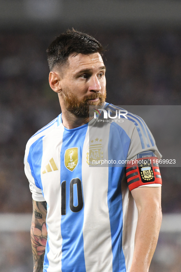 Lionel Messi of Argentina plays during a match between Argentina and Bolivia at Estadio Mas Monumental Antonio Vespucio Liberti in Buenos Ai...