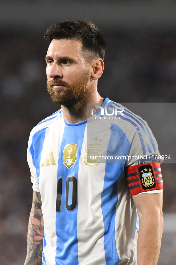 Lionel Messi of Argentina plays during a match between Argentina and Bolivia at Estadio Mas Monumental Antonio Vespucio Liberti in Buenos Ai...