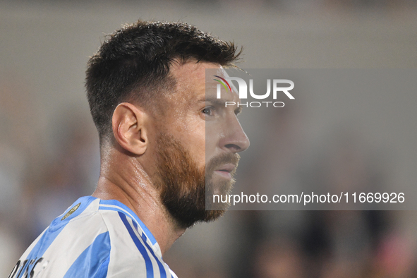 Lionel Messi of Argentina plays during a match between Argentina and Bolivia at Estadio Mas Monumental Antonio Vespucio Liberti in Buenos Ai...