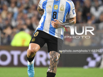 Enzo Fernandez of Argentina plays during a match between Argentina and Bolivia at Estadio Mas Monumental Antonio Vespucio Liberti in Buenos...