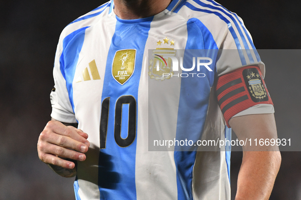 Lionel Messi of Argentina plays during a match between Argentina and Bolivia at Estadio Mas Monumental Antonio Vespucio Liberti in Buenos Ai...