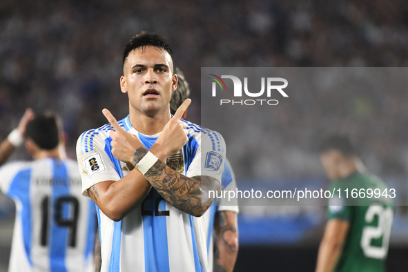 Lautaro Martinez celebrates his goal during a match between Argentina and Bolivia at Estadio Mas Monumental Antonio Vespucio Liberti in Buen...