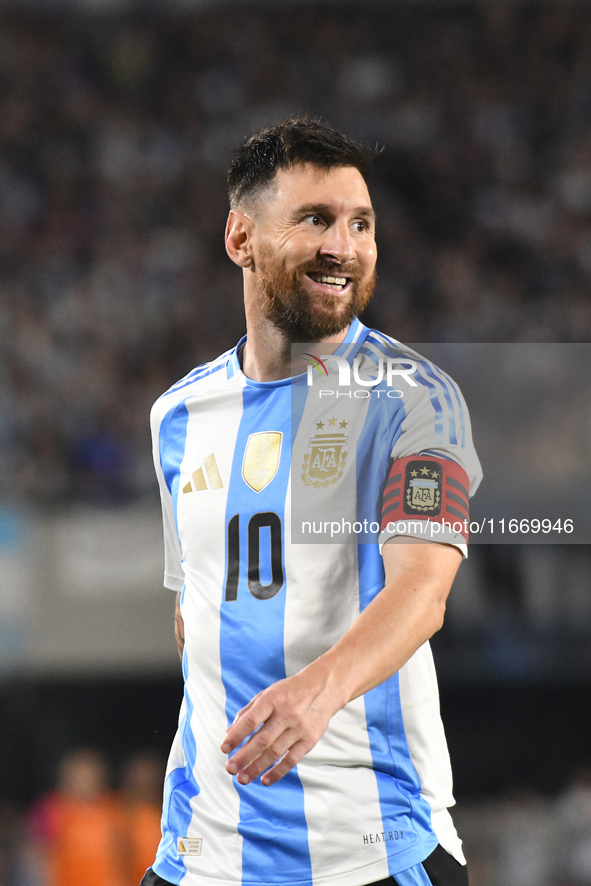 Lionel Messi of Argentina plays during a match between Argentina and Bolivia at Estadio Mas Monumental Antonio Vespucio Liberti in Buenos Ai...