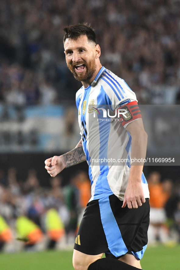 Lionel Messi celebrates his second goal of the night during a match between Argentina and Bolivia at Estadio Mas Monumental Antonio Vespucio...