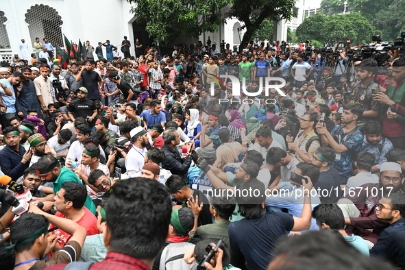 Students stage a demonstration on the High Court premises during a protest to demand the resignation of pro-Awami League  judges in Dhaka, B...