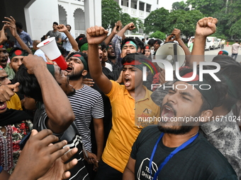 Students stage a demonstration on the High Court premises during a protest to demand the resignation of pro-Awami League  judges in Dhaka, B...