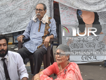 Citizens attend the Junior Doctors hunger strike to protest the rape and murder case of a medic in a government-run hospital in Kolkata, Ind...