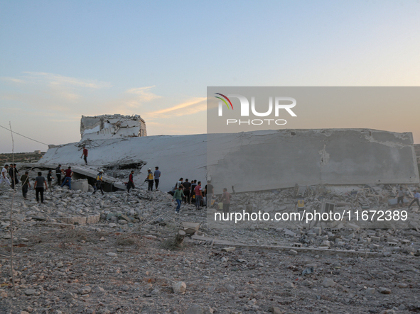 Russian airstrikes on Idlib Province in northwestern Syria, an area under opposition control, resulted in the killing of 10 civilians and th...