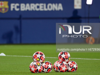 The official ball of the UEFA Women's Champions League is present during the match between FC Barcelona Women and Hammarby IF Women, corresp...